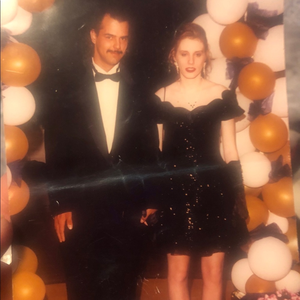 ❌ (STOLEN) 90’s Prom Dress Velvet Black Rose 🥀